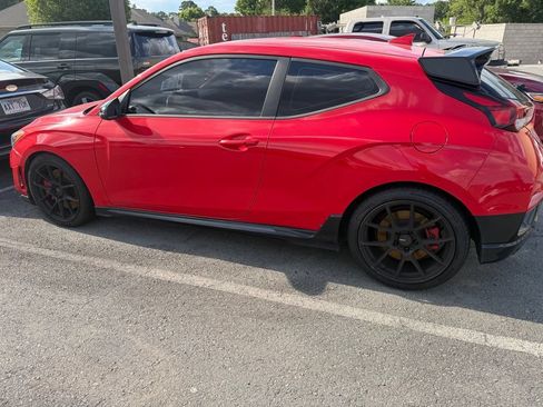 Used 2022 Hyundai Veloster N FWD image 3