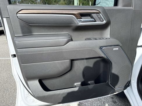 Used 2025 Chevrolet Silverado 1500 LT Trail Boss w/ Convenience Package II image 17