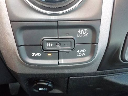 Used 2017 RAM 1500 Express AWD/4WD image 19