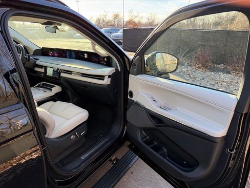 New 2026 Lincoln Navigator L Reserve w/ Jet Appearance Package image 11