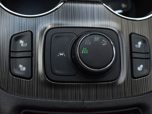 Used 2023 GMC Acadia SLT image 33