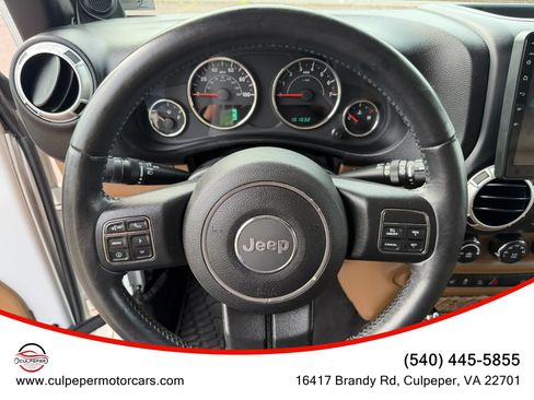 Used 2012 Jeep Wrangler Unlimited Sahara w/ Connectivity Group AWD/4WD image 16