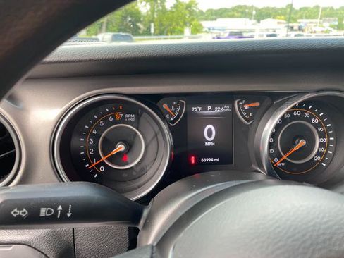 Used 2022 Jeep Wrangler Sport AWD/4WD image 18