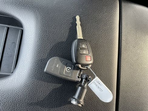 Used 2019 Toyota Tundra SR5 image 41