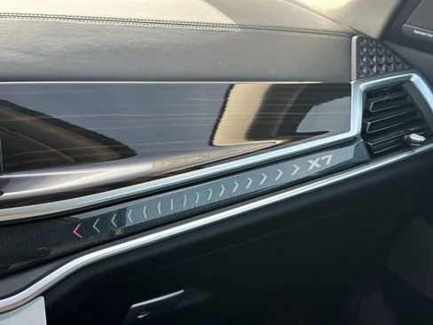 Certified 2025 BMW X7 xDrive40i w/ Premium Package image 21