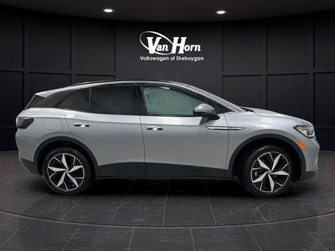 Used 2024 Volkswagen ID.4 Pro S image 2