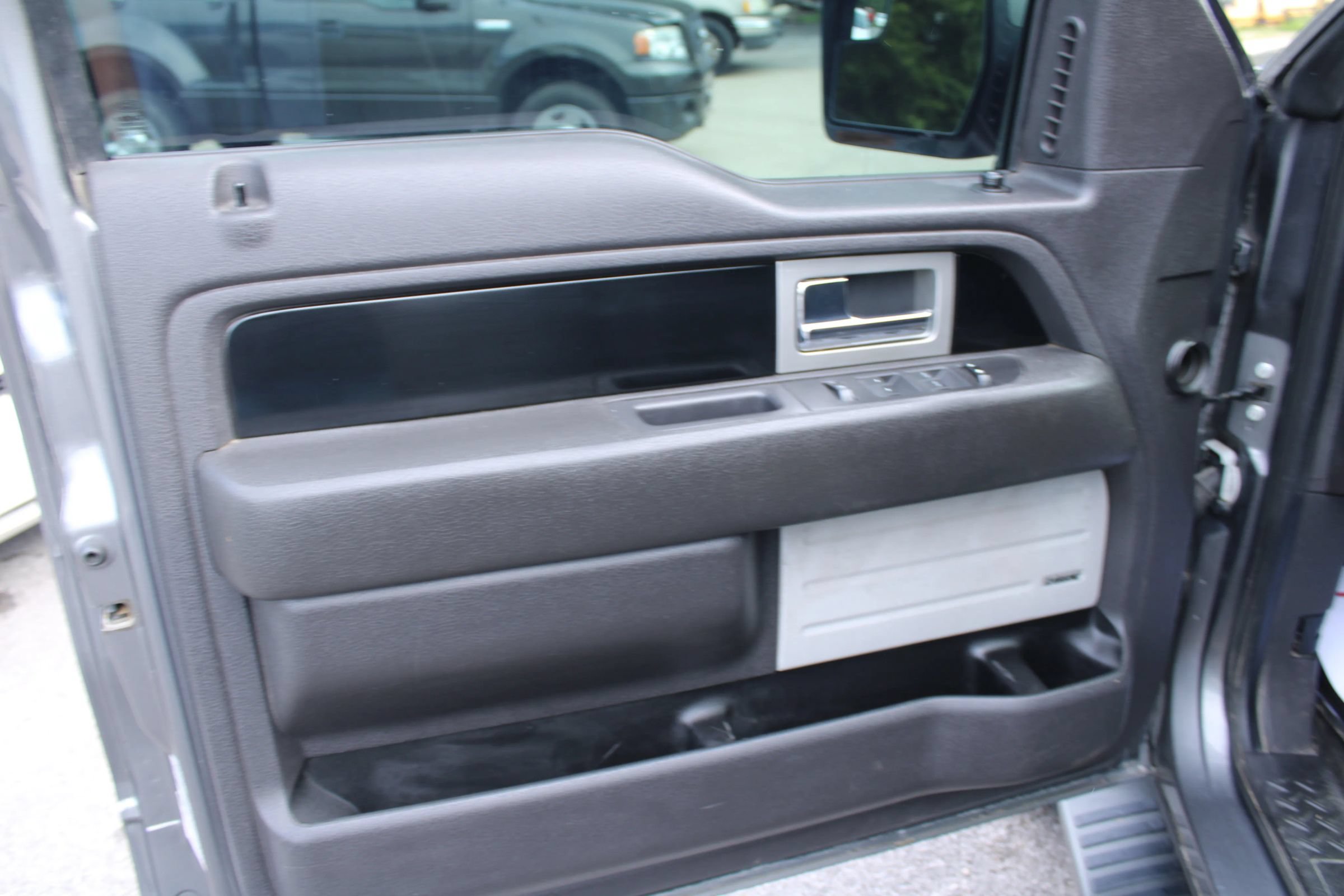 Used 2012 Ford F150 FX4 w/ FX Luxury Pkg AWD/4WD image 14
