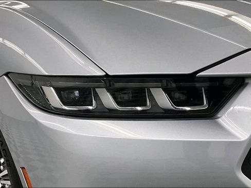 Used 2024 Ford Mustang Premium image 31