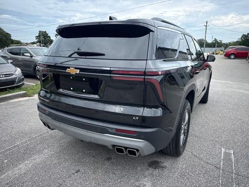 Used 2024 Chevrolet Traverse LT FWD image 8