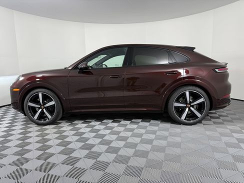 New 2026 Porsche Cayenne GTS image 2