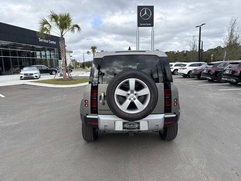 Used 2024 Land Rover Defender 110 S image 4
