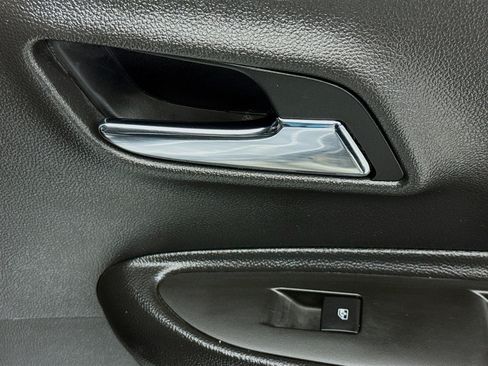 Used 2021 Chevrolet Trax LT w/ Redline Edition image 30