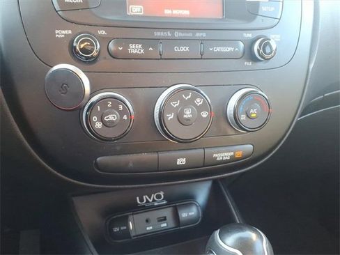 Used 2015 Kia Soul image 17