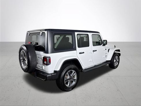 Used 2021 Jeep Wrangler Unlimited Sahara AWD/4WD image 6