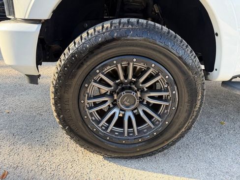 Used 2021 Ford F250 Lariat image 10