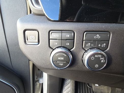 New 2026 GMC Sierra 1500 SLE w/ X31 Off-Road Package image 21