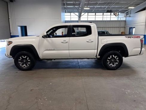 Used 2021 Toyota Tacoma TRD Off-Road w/ Technology Package AWD/4WD image 6