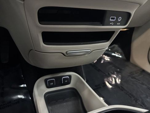 Used 2020 Chrysler Pacifica Limited image 10