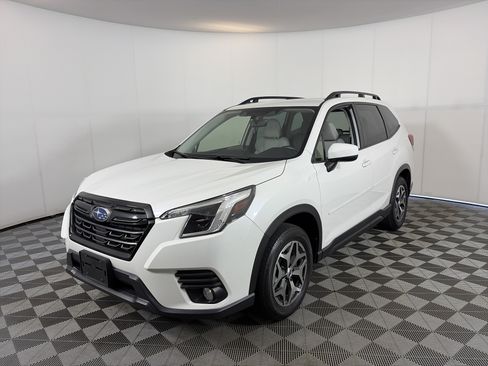 Certified 2023 Subaru Forester Premium AWD/4WD image 2