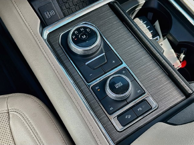 Used 2022 Ford Expedition Limited AWD/4WD image 17