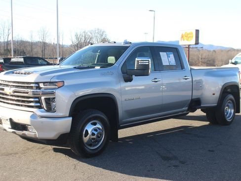 Used 2021 Chevrolet Silverado 3500 High Country image 3