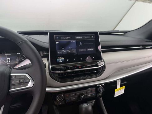 New 2026 Jeep Compass Limited image 28