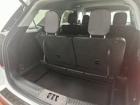 Used 2022 Ford Explorer XLT image 78