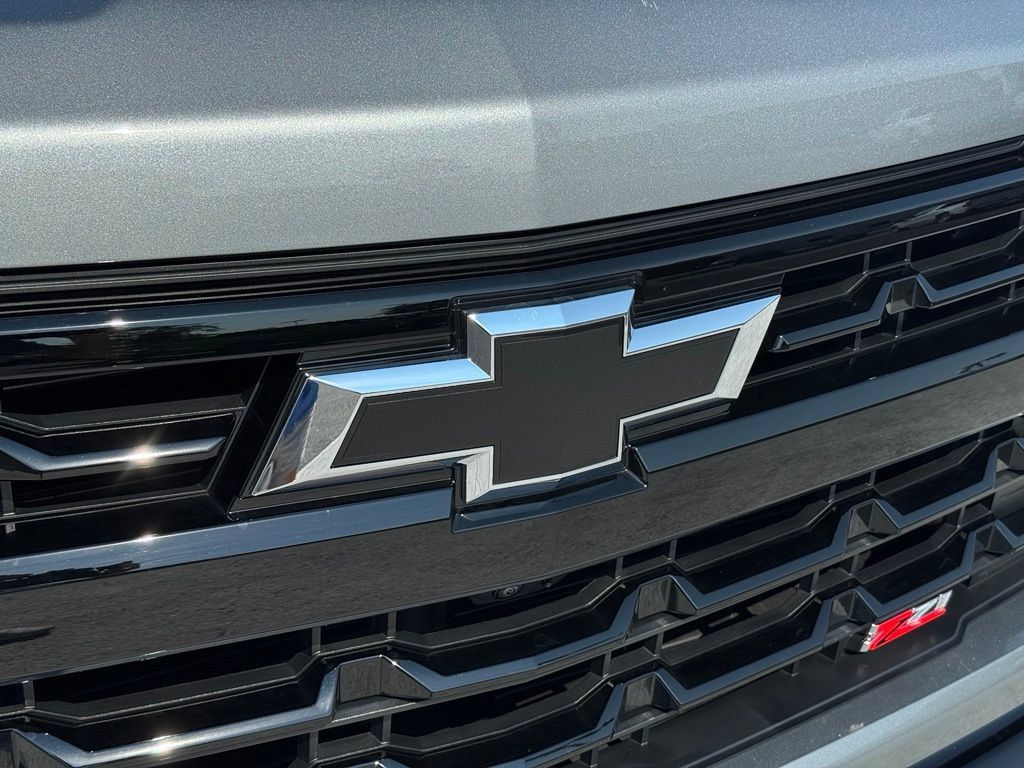 Used 2026 Chevrolet Silverado 1500 LT Trail Boss w/ Safety Package AWD/4WD image 9