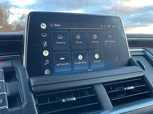 Used 2022 Chevrolet Suburban LT w/ LT Signature Package image 29