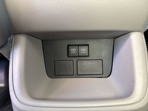 Used 2018 Toyota Highlander Plus image 27