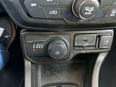 Used 2020 Jeep Renegade Altitude image 15