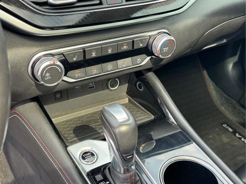 Used 2023 Nissan Altima 2.5 SR w/ SR Premium Package image 22