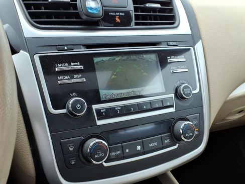 Used 2016 Nissan Altima 2.5 SL w/ Moonroof Package image 18