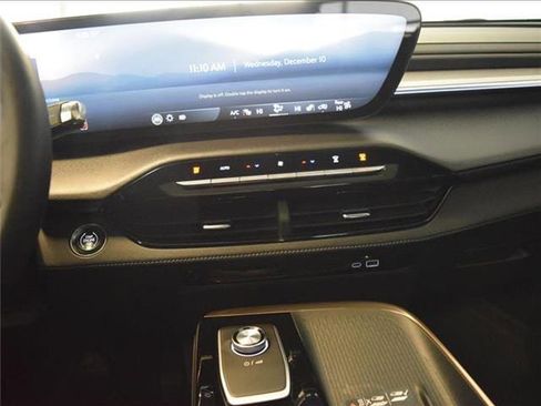 Used 2025 Buick Enclave Avenir w/ Trailering Package, 5000 lbs. image 13