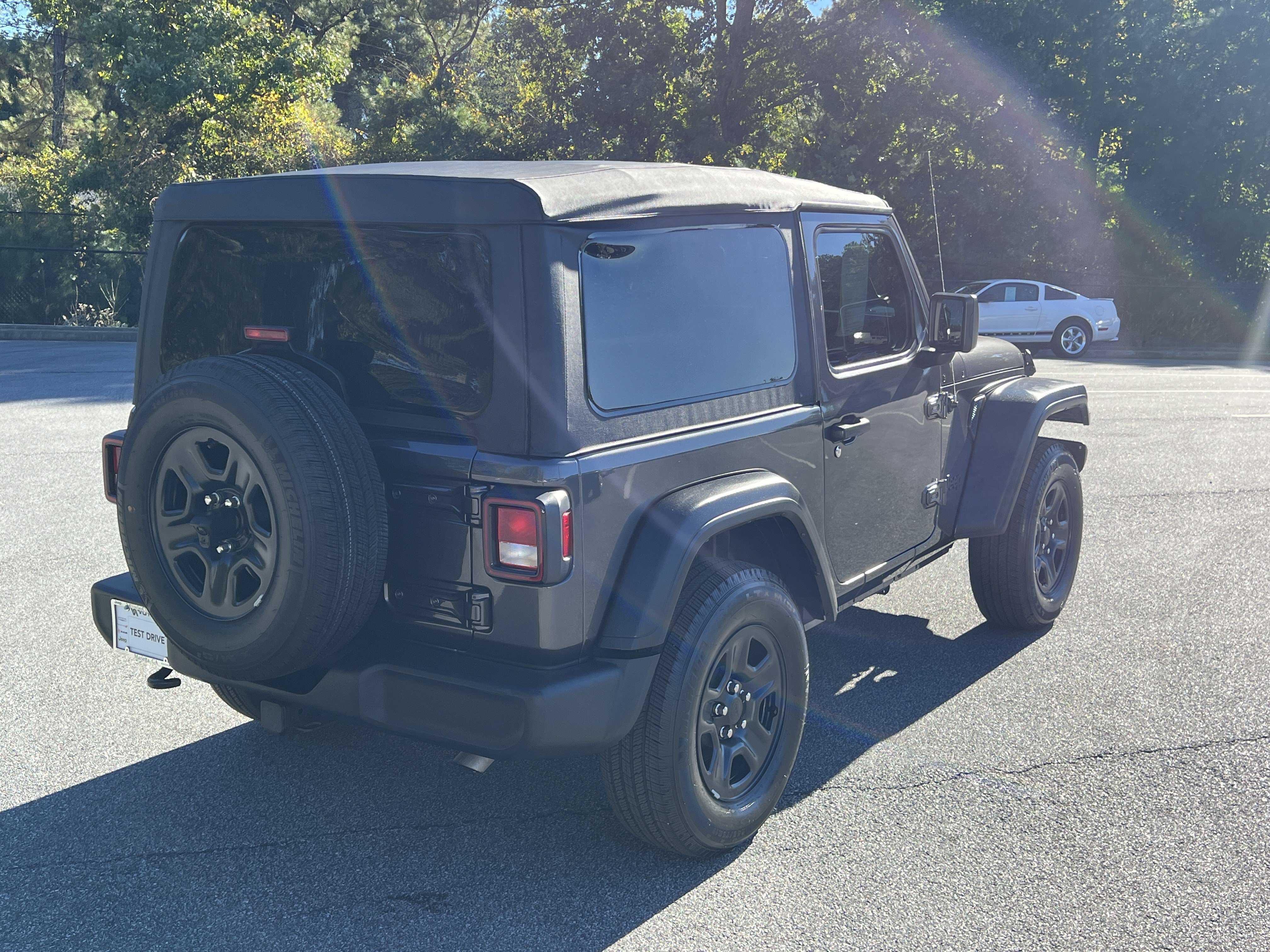 Used 2022 Jeep Wrangler Sport AWD/4WD image 8