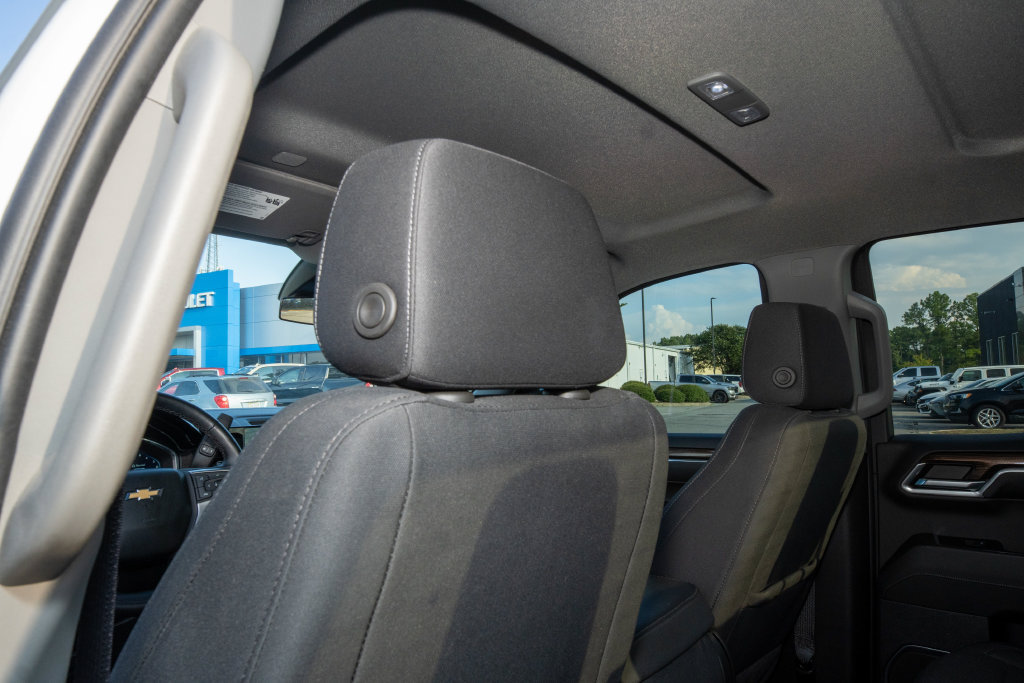 Used 2023 Chevrolet Silverado 1500 LT AWD/4WD image 12