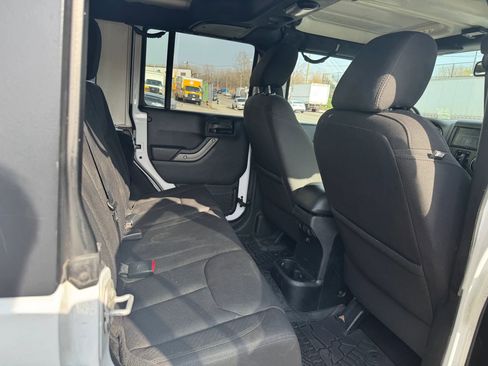 Used 2016 Jeep Wrangler Unlimited Sport AWD/4WD image 14