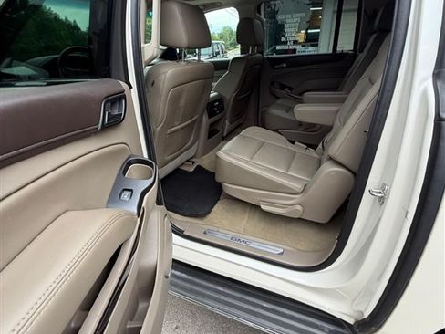 Used 2015 GMC Yukon XL SLT w/ Open Road Package AWD/4WD image 13