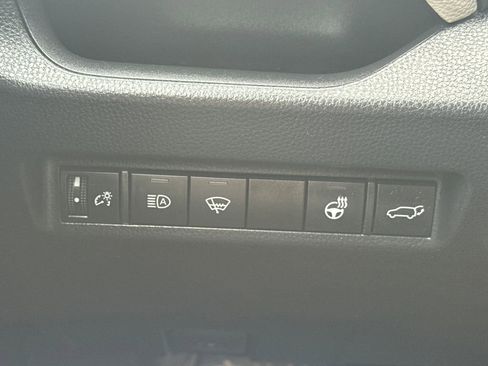 Used 2022 Toyota RAV4 XLE image 33