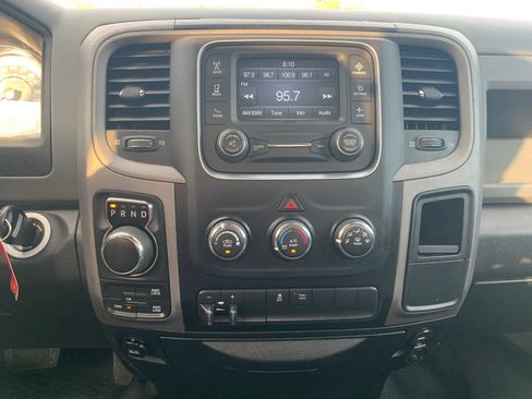 Used 2018 RAM 1500 Express AWD/4WD image 15