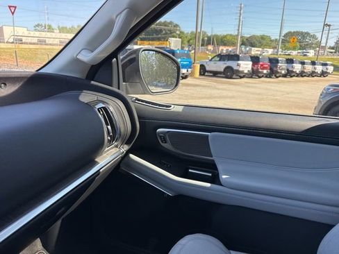 New 2026 Ford Expedition Max Platinum image 39