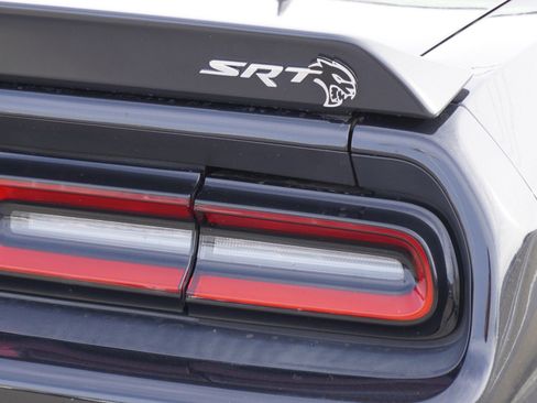 Used 2015 Dodge Challenger SRT Hellcat image 11