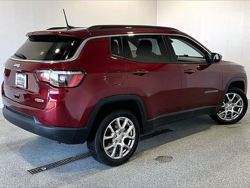 Used 2022 Jeep Compass Latitude image 5