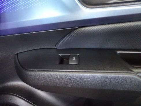 Certified 2024 Chevrolet Equinox EV LT w/ LPO, Blackout Package FWD image 9