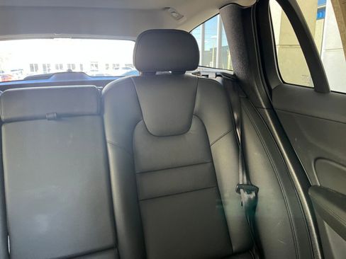 Used 2025 Volvo V60 B5 Cross Country Plus image 37