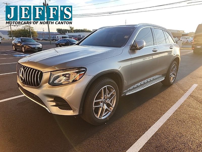 Used 2019 Mercedes-Benz GLC 300 4MATIC image 1
