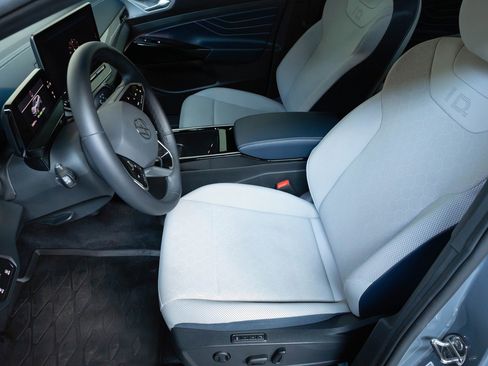 Used 2024 Volkswagen ID.4 Pro S image 4