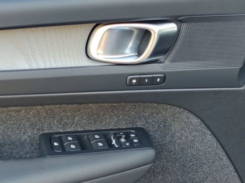 New 2026 Volvo XC40 B5 Plus w/ Climate Package image 8