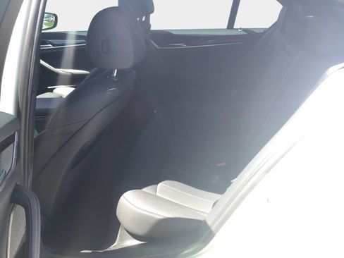 Used 2021 BMW 530i w/ Premium Package RWD image 8