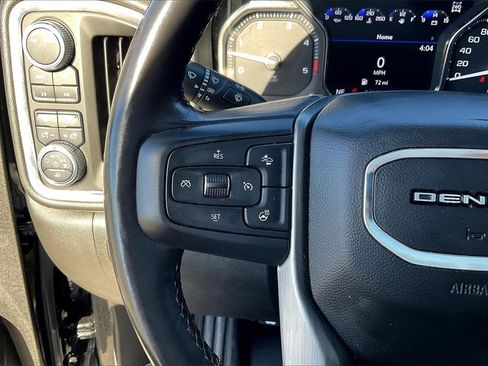 Used 2022 GMC Sierra 2500 Denali w/ Denali Black Diamond Edition image 18